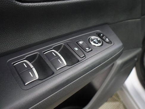 Used 2025 Honda CR-V EX-L image 38