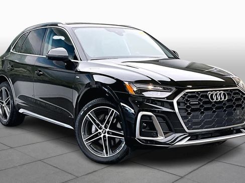 Used 2021 Audi Q5 e Premium w/ Convenience Package image 3