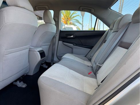 Used 2012 Toyota Camry LE FWD image 19