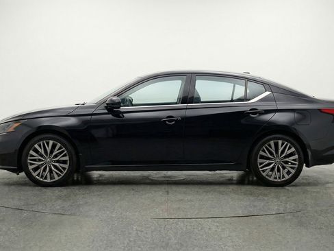 Used 2025 Nissan Altima 2.5 SV image 5