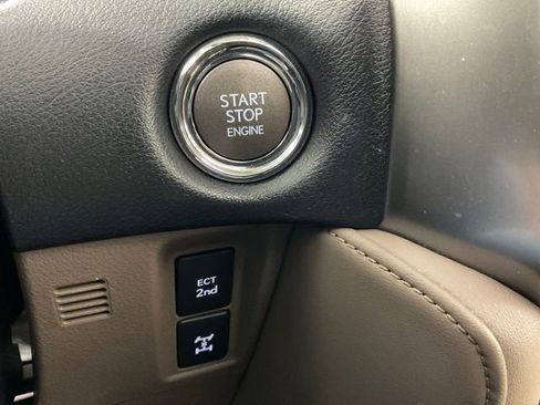 Used 2023 Lexus GX 460 Premium w/ Accessory Package AWD/4WD image 21