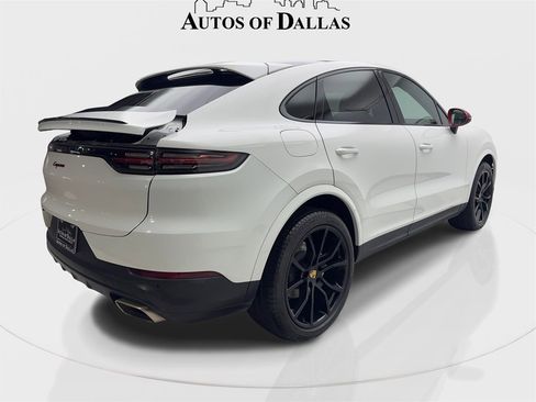 Used 2020 Porsche Cayenne w/ Premium Package image 6