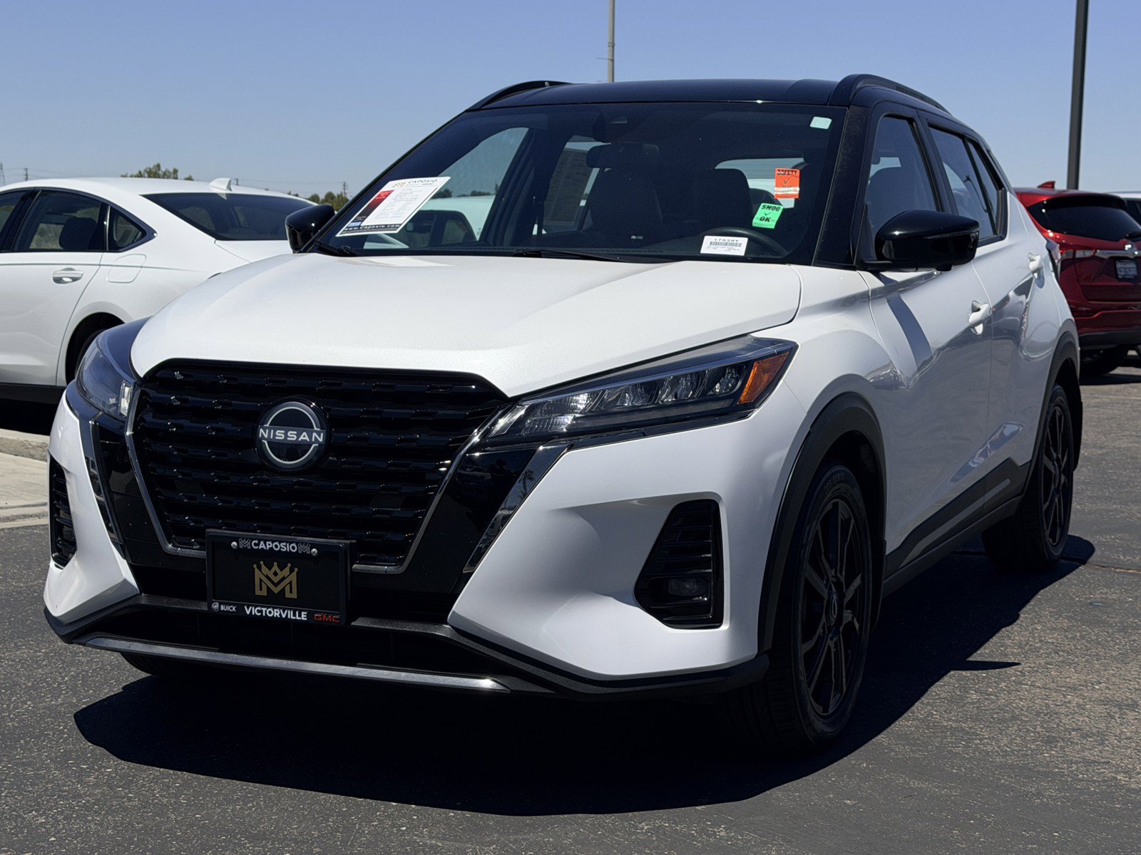 Used 2023 Nissan Kicks SR w/ SR Premium Package FWD image 3