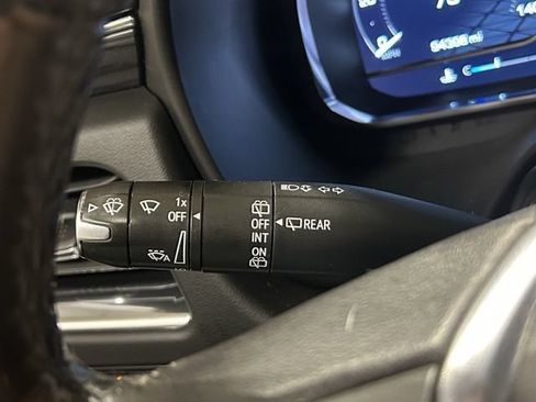Used 2023 GMC Yukon SLT AWD/4WD image 32