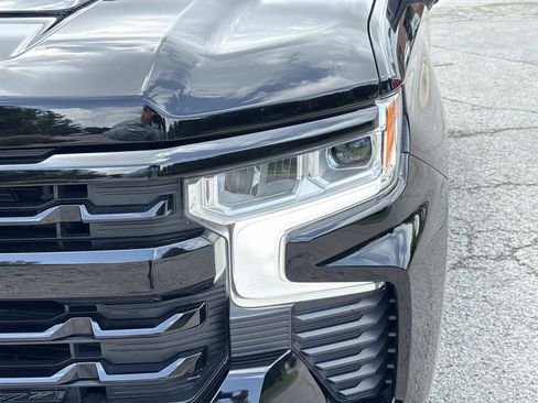 Used 2024 Chevrolet Silverado 1500 LT Trail Boss w/ Convenience Package II AWD/4WD image 12