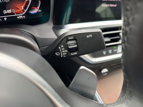 Used 2021 BMW 330i Sedan w/ M Sport Package RWD image 29