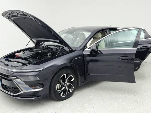 Used 2025 Hyundai Sonata SEL FWD image 10