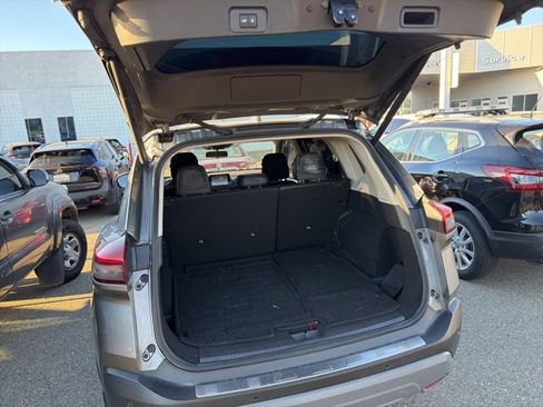 Used 2023 Nissan Rogue SV w/ SV Premium Package image 5