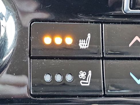 Used 2022 Toyota Highlander Platinum image 18