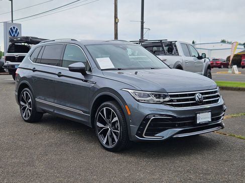Used 2024 Volkswagen Tiguan SEL R-Line AWD/4WD image 7