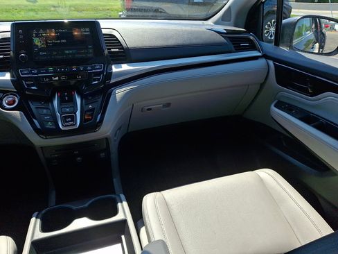 Certified 2023 Honda Odyssey Touring image 16