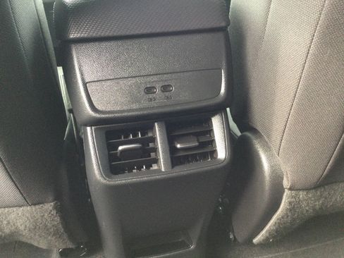 Used 2026 Chevrolet Equinox LT FWD image 12