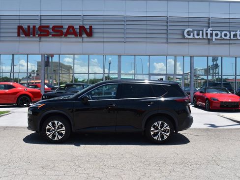 Used 2021 Nissan Rogue SV FWD image 3