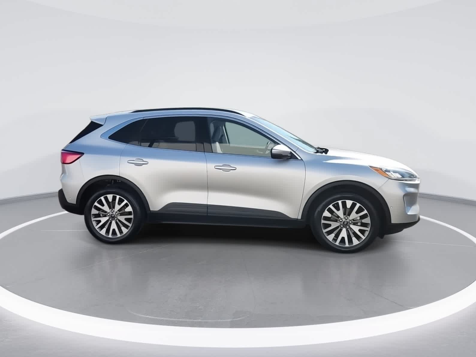 Used 2020 Ford Escape Titanium AWD/4WD image 9
