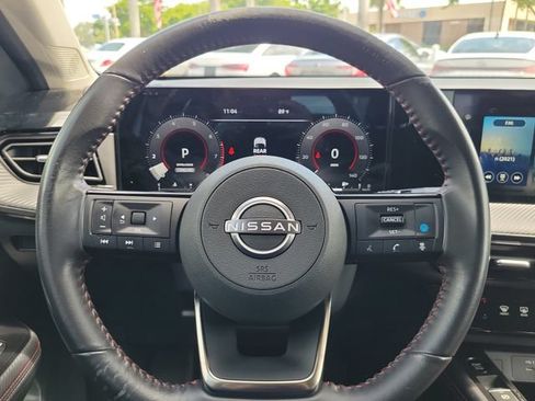 Used 2025 Nissan Kicks SR FWD image 17