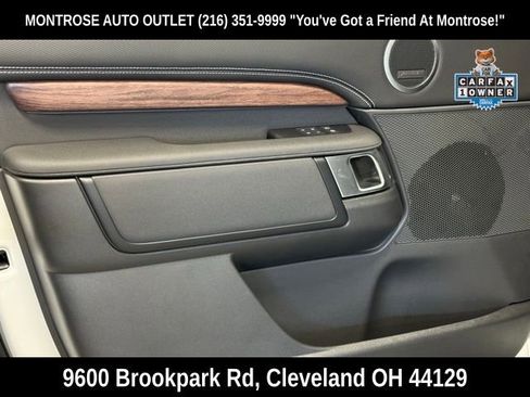 Used 2024 Land Rover Discovery Dynamic SE image 11