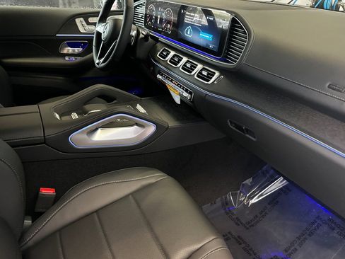 New 2026 Mercedes-Benz GLS 450 4MATIC image 10