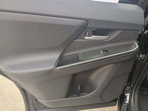 New 2026 Subaru Solterra image 11