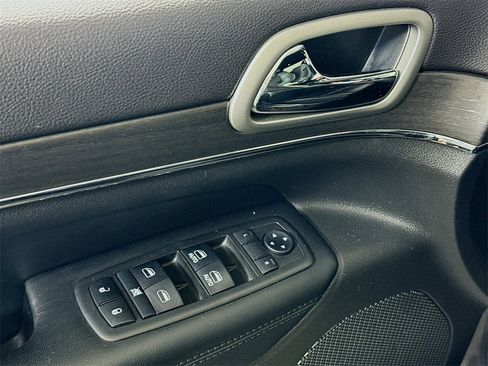 Used 2018 Jeep Grand Cherokee Limited w/ Trailer Tow Group IV image 11