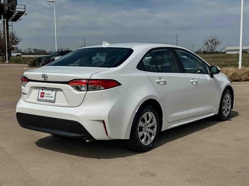 Certified 2024 Toyota Corolla LE image 3