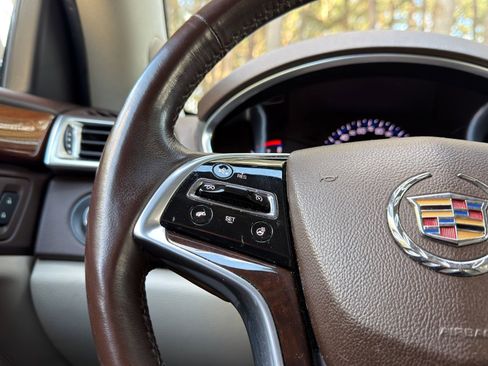 Used 2016 Cadillac SRX Luxury image 22