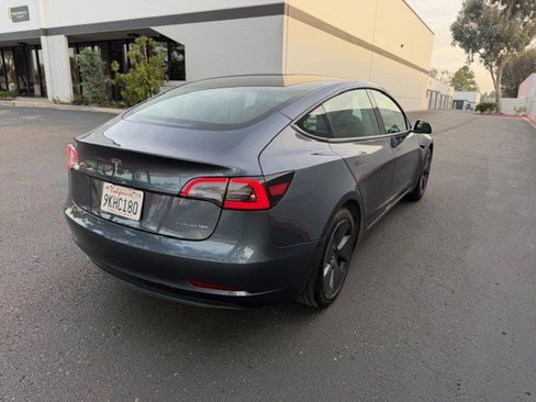 Used 2023 Tesla Model 3 Standard Range image 3
