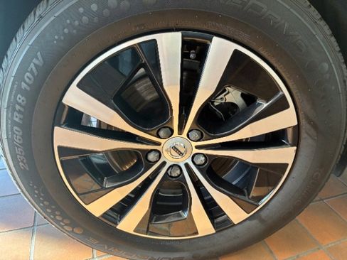 Used 2024 Volvo XC60 T8 Core image 17