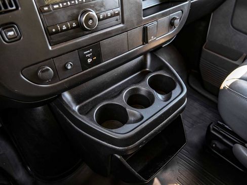 Used 2017 GMC Savana 3500 LS image 21