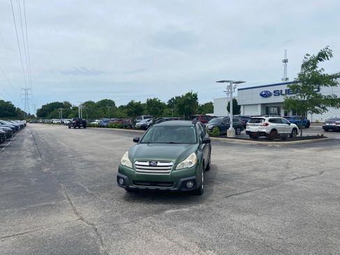 Used 2014 Subaru Outback 2.5i w/ Alloy Wheel Package AWD/4WD image 5