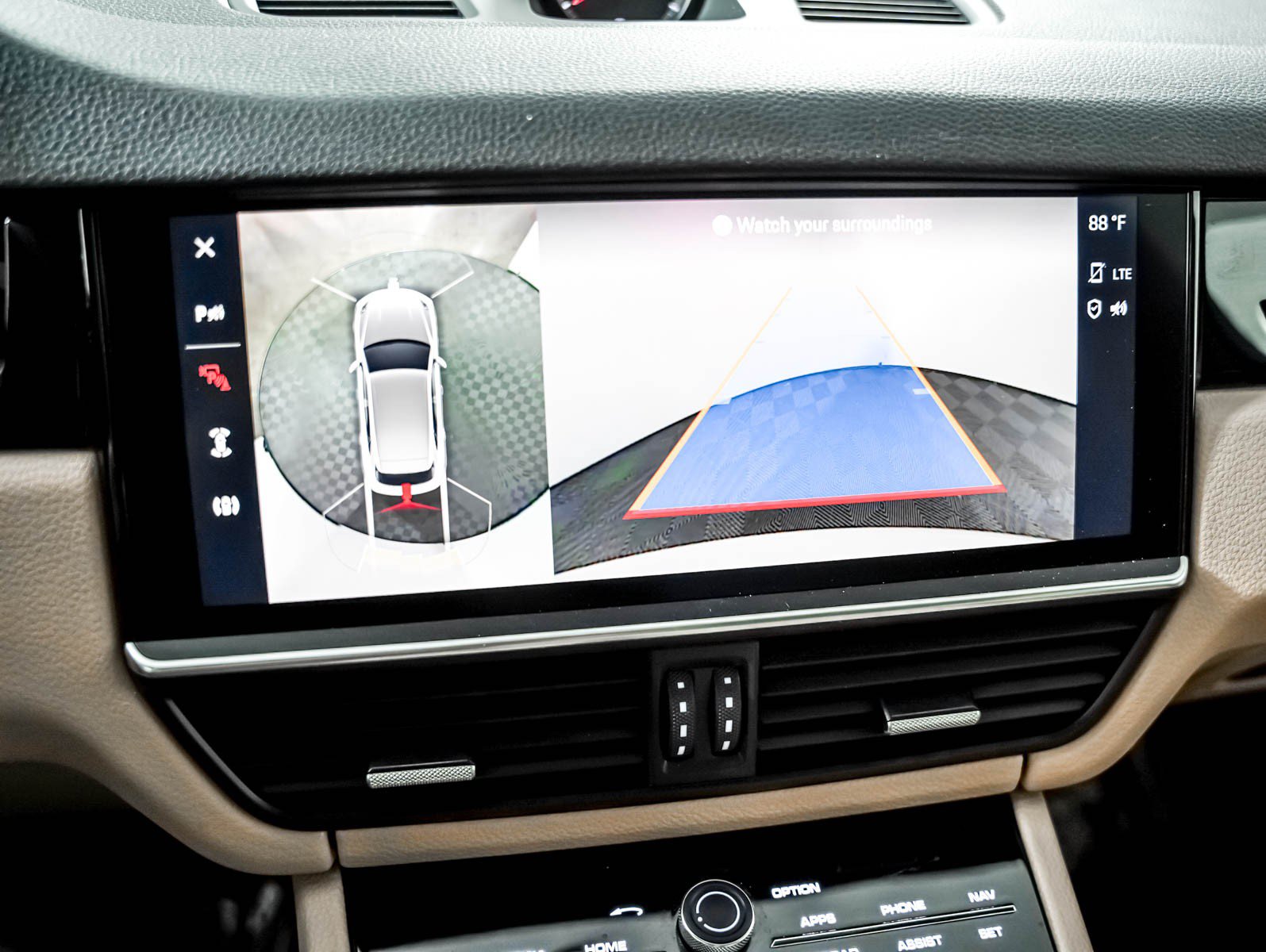 Certified 2023 Porsche Cayenne AWD/4WD image 27