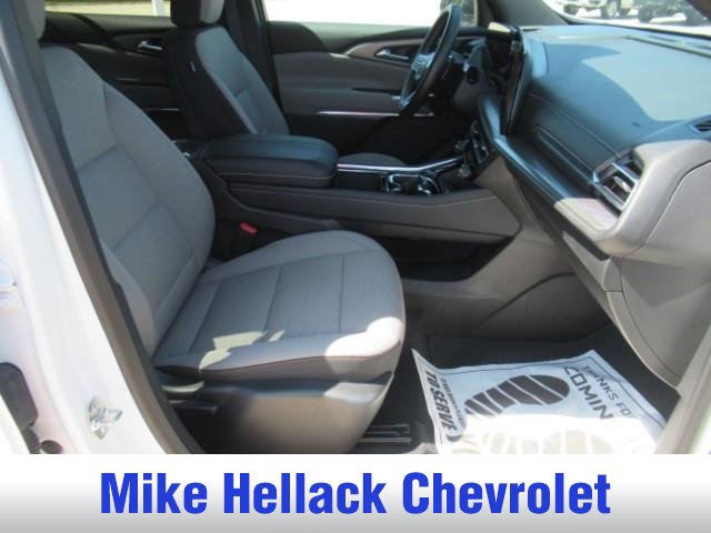 Used 2026 Chevrolet Traverse LT w/ Driver Confidence Package FWD image 16