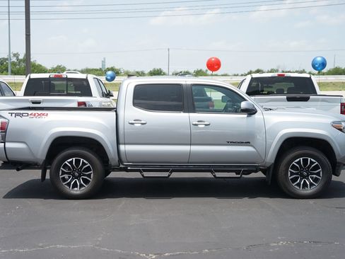 Used 2023 Toyota Tacoma TRD Sport AWD/4WD image 5