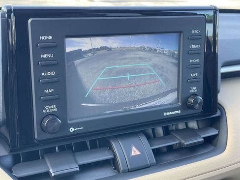 Used 2020 Toyota RAV4 XLE w/ Convenience Package image 9