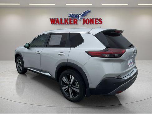 Used 2023 Nissan Rogue SL w/ SL Premium Package image 9