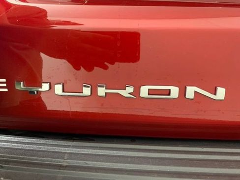 Used 2023 GMC Yukon XL Denali AWD/4WD image 39