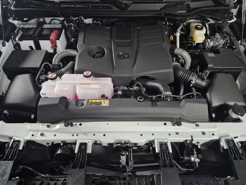 New 2026 Toyota Tundra SR5 AWD/4WD image 8