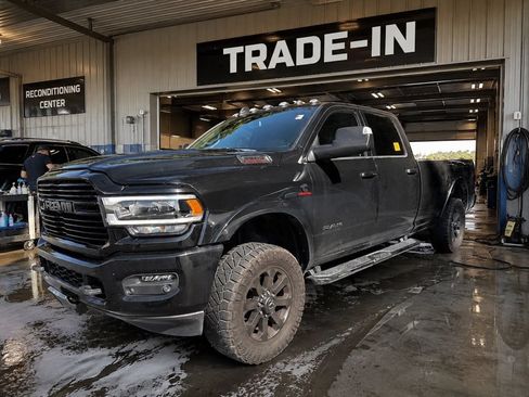 Used 2022 RAM 2500 Laramie AWD/4WD image 1