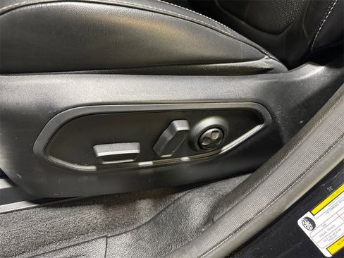 Used 2022 Jeep Grand Cherokee L Limited w/ Luxury Tech Group II image 13