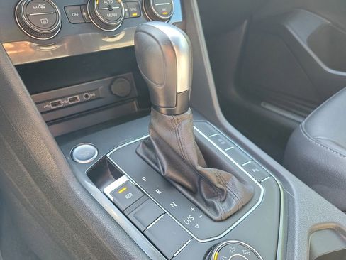 Used 2020 Volkswagen Tiguan SE R-Line w/ 3rd Row Seat Package image 41