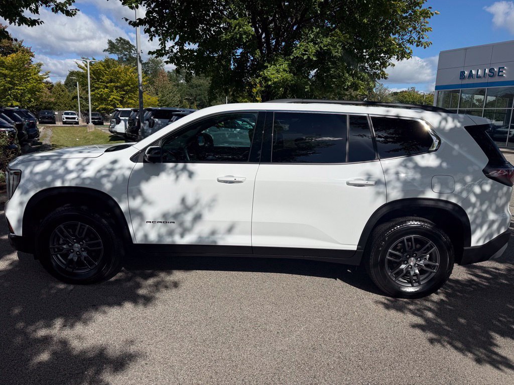 Used 2026 GMC Acadia Elevation AWD/4WD image 2