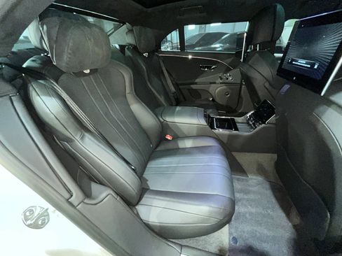 Used 2023 Bentley Flying Spur V8 AWD/4WD image 25