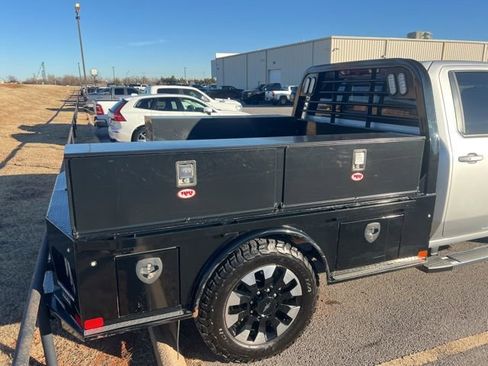 Used 2020 Chevrolet Silverado 2500 LT w/ Convenience Package image 11