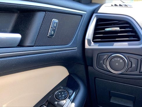 Used 2017 Ford Edge SEL w/ Equipment Group 201A AWD/4WD image 34
