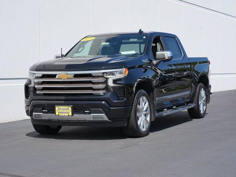 Certified 2022 Chevrolet Silverado 1500 High Country w/ High Country Premium Package AWD/4WD image 7