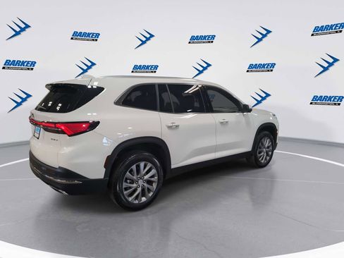 Used 2025 Buick Enclave Preferred image 8