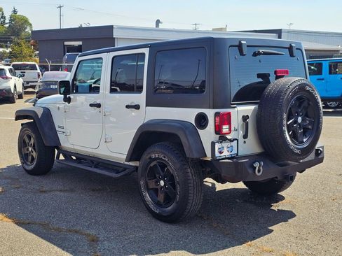 Used 2018 Jeep Wrangler Unlimited Sport S AWD/4WD image 6