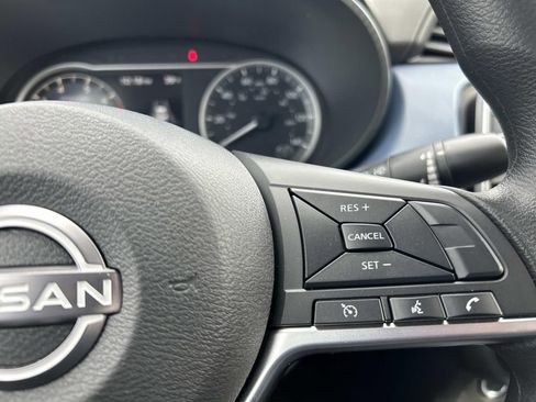 Used 2025 Nissan Versa SV w/ Trunk Package image 23