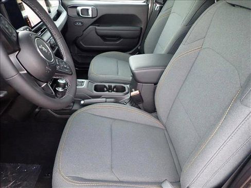New 2025 Jeep Gladiator Sport AWD/4WD image 10