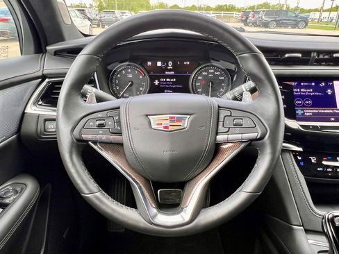 Used 2023 Cadillac XT6 Sport w/ Platinum Package image 17