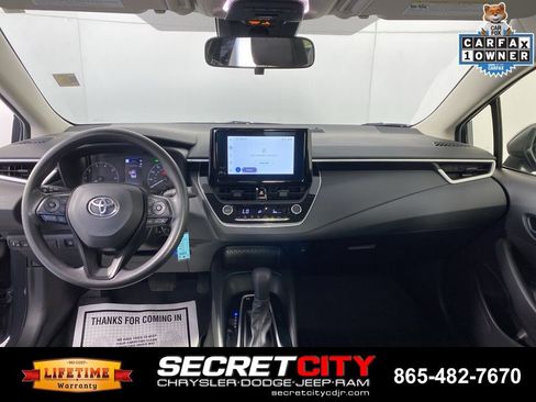 Used 2025 Toyota Corolla LE FWD image 27